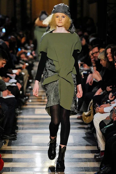 Look 24